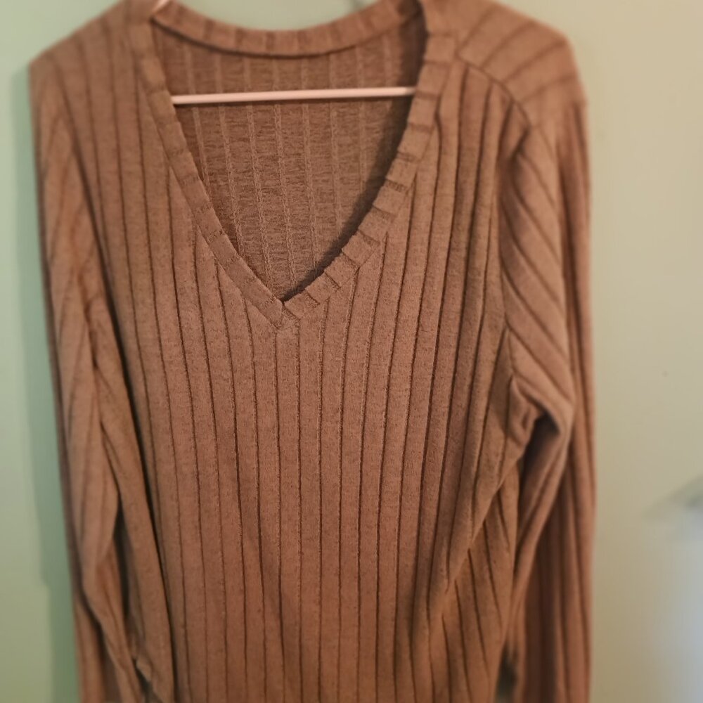 Shein Mauve Pink V neck long sleeve V curve bottom size 1x